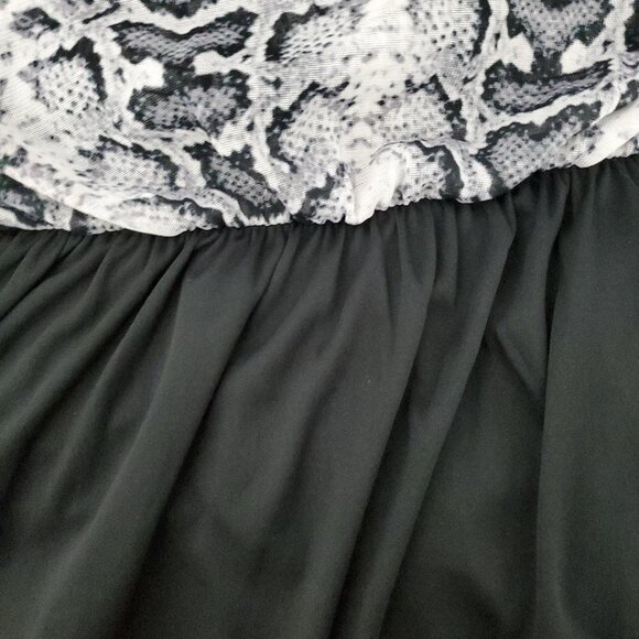 ❤️134 Express Animal Print Halter Tank Top - Picture 5 of 8